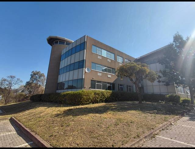 5,600M² OFFICE TO LET IN VORNA VALLEY